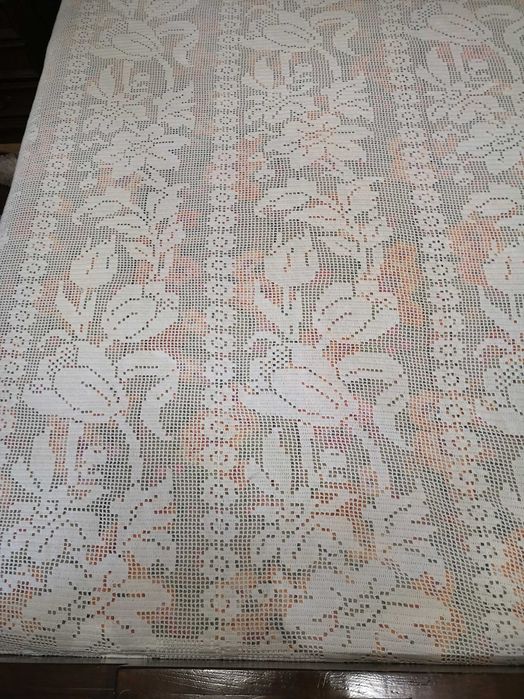 colcha de renda feita à mão