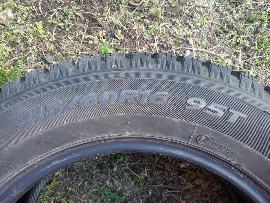 Зимняя резина "Hankook" 215/60 R16 и "Taurus" 215/70 R16