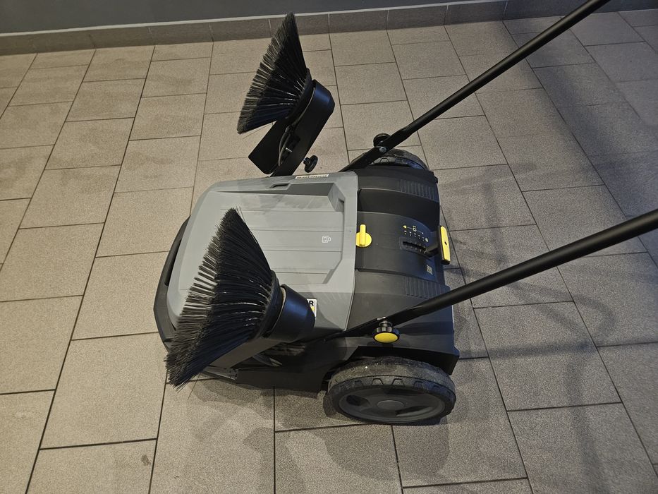 Zamiatarka Karcher Profesional