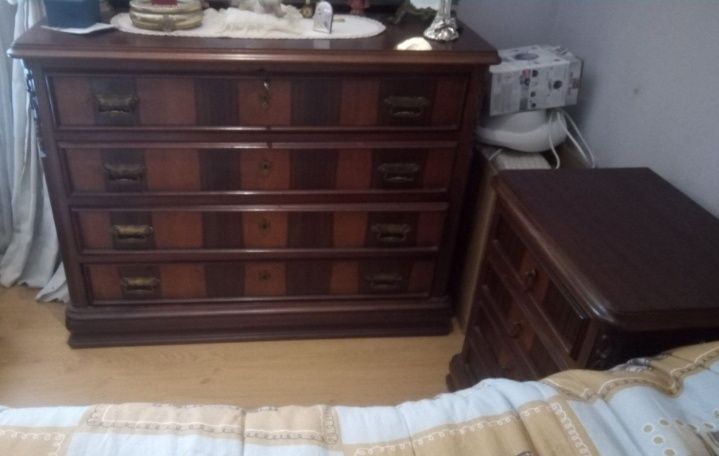 Mobília de quarto antiga