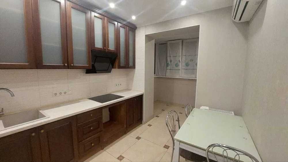 продам 2х.комн.ЖК Янтарный трк Украина, салтовка