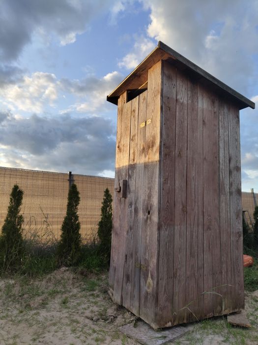 WC wychodek toaleta na budowę