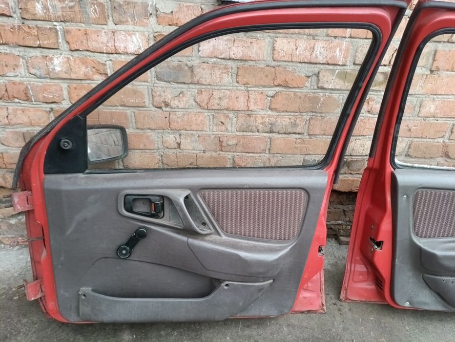 Двери в зборе ford sierra 1985