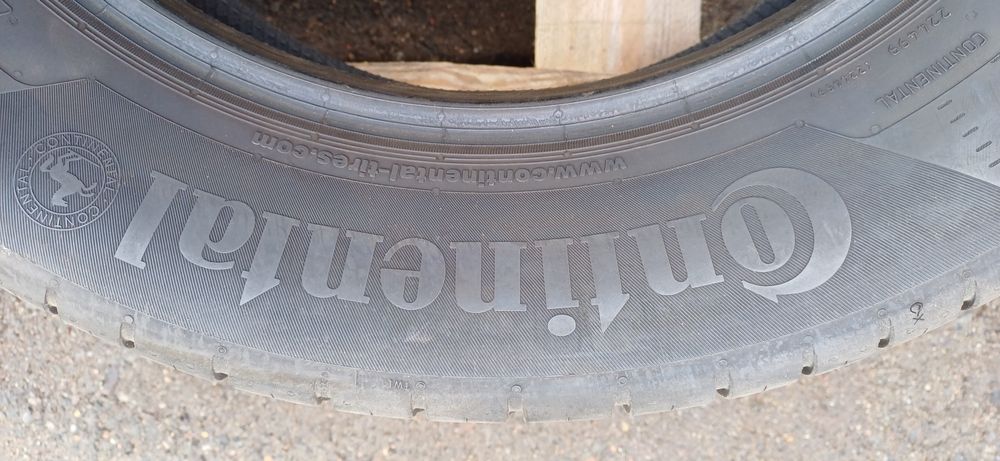 215/60R17 96H CONTINENTAL , komplet opon letnich.