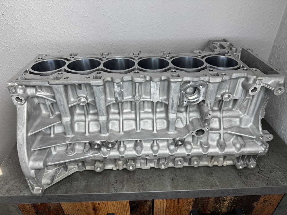 BMW Blok cylindrów silnika N52 (N52B30 ) 7 558 325 - Nowy Oryginalny