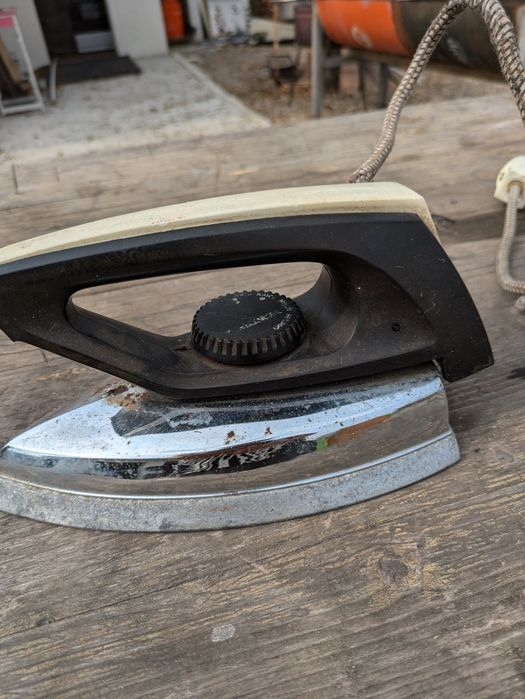 Ferro antigo de engomar