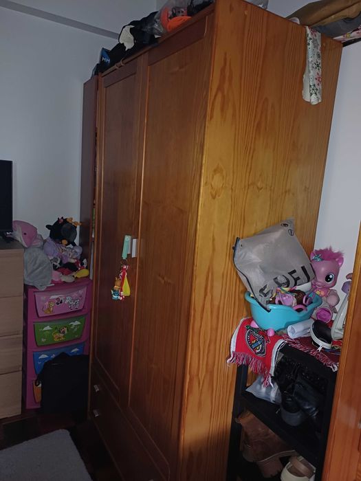 Cama + estudio + roupeiro + 2 colchões