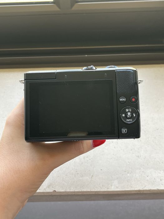 Canon EOSM200 + Lente
