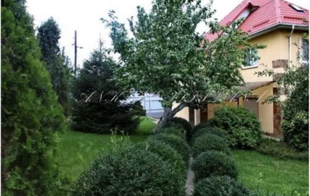 Здам будинок Центр Голосіїво метро Голосіївська та Деміївська
