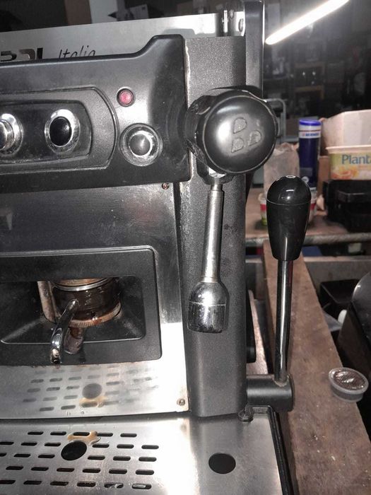 Maquinas de pastilha de café industrias com caldeira de vapor e água.