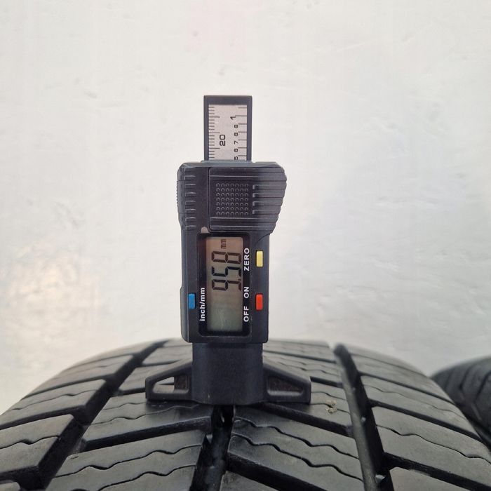 Opony Continental VanContact A/S Ultra 215/65r16C 109/107T