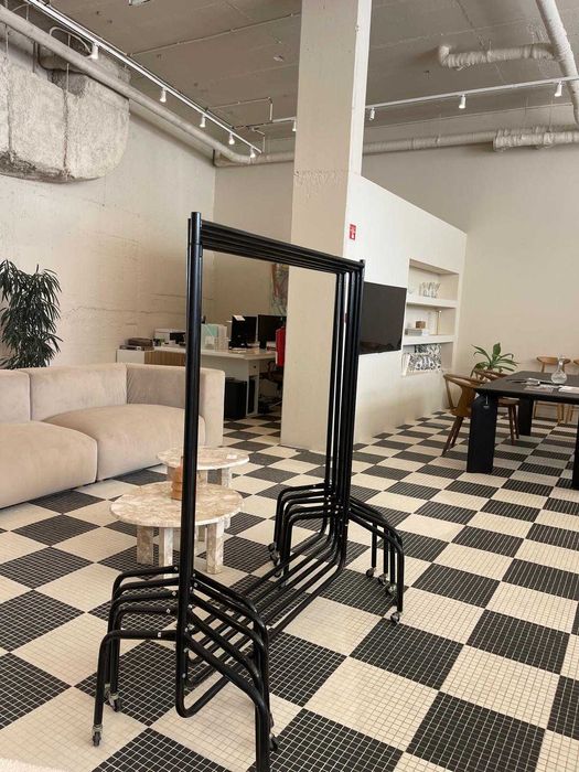 Suporte para cabides (5 unidades) c/ rodas - preto