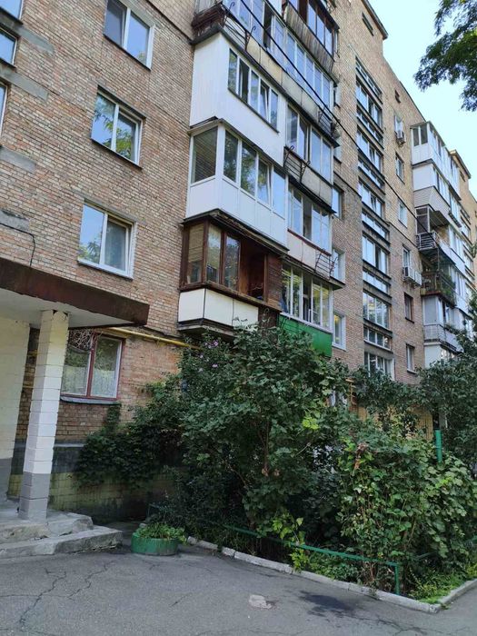 Продам 3 кімнатну квартиру пр-т Голосіївський