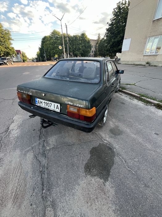 Економний автомобіль Audi 80 b2