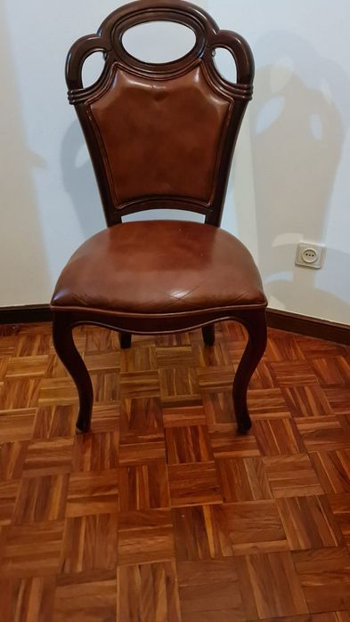 Mesa de jantar com 6 cadeiras