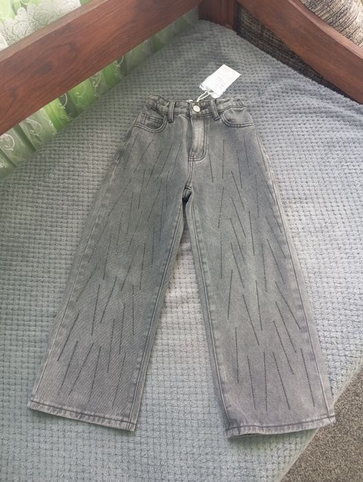 Джинси палацо loevija  на 122