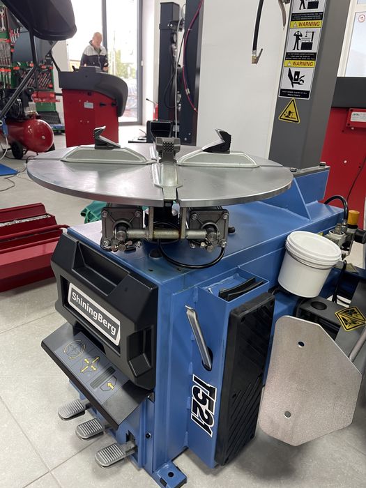 Балансировочный и Шиномонтажный  станок 220V 10-21" ShiningBerg T521.