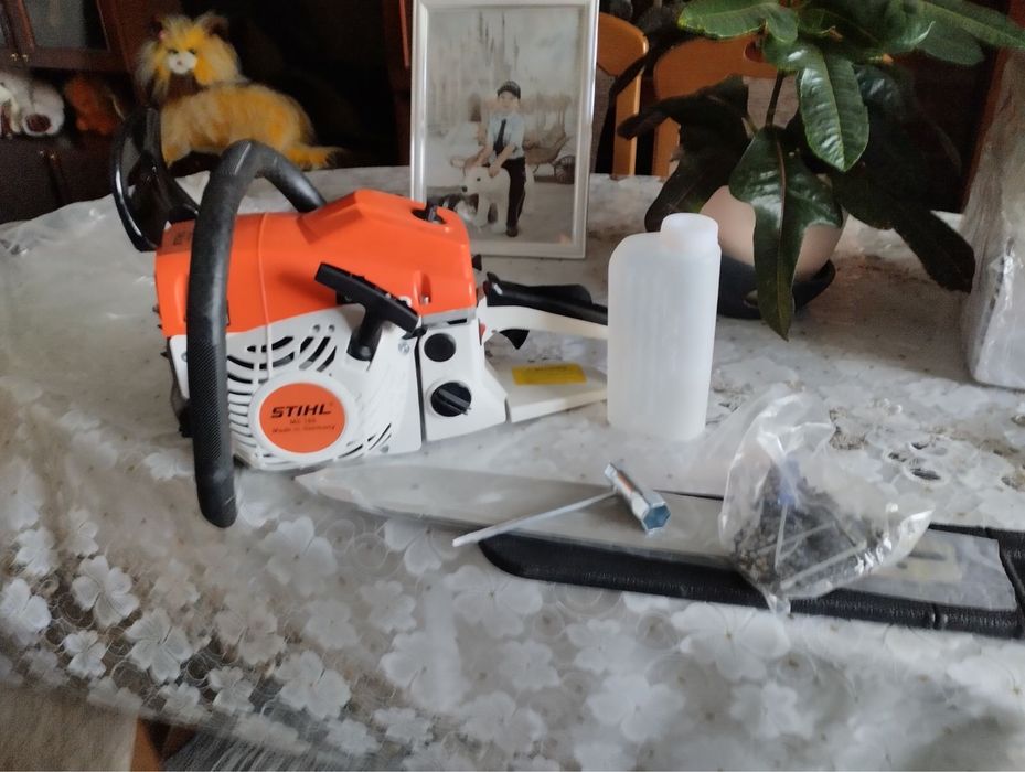 Продам бензопилу нову