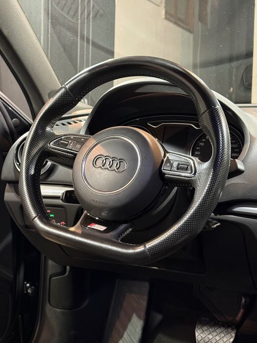 Audi A3 Limousine 1.6 TDI S-line S tronic / Garantia