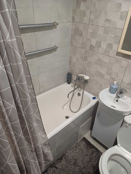 2кімн кв центр, госпіталь, світло постійно,подобово, погодинно