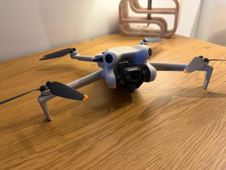 Dron DJI Mini 4 PRO