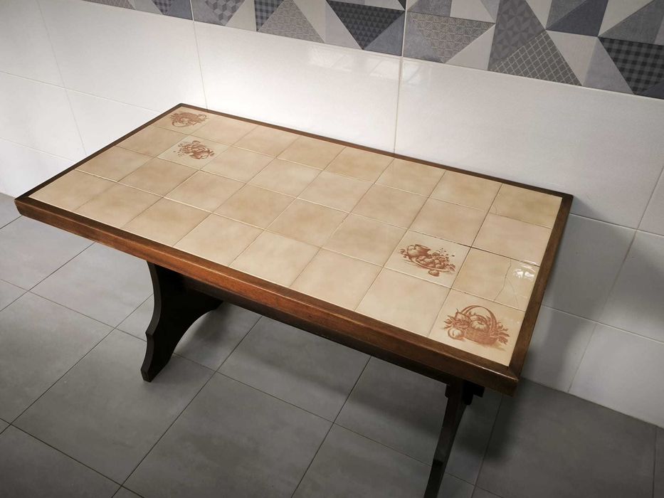 Vende se mesa cozinha ou exterior