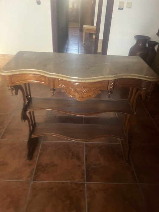 Consola com pouco uso.