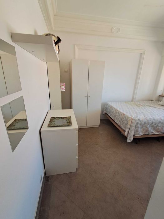 Quartos para CASAL. Centro Lisboa. Entrada IMEDIATA.
