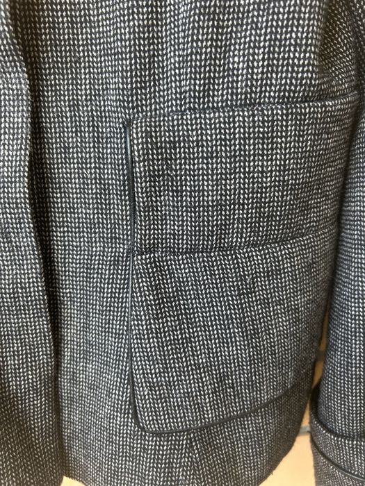 Casaco cintado em fazenda