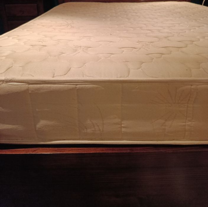 Vendo colchão cama de casal