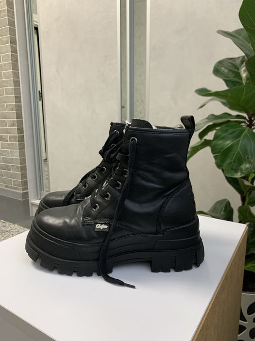 Зимові стильні черевики на високій підошві