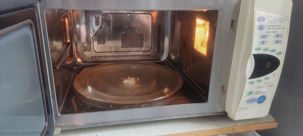 Микроволновая печь MC-7642 W
LG MC-7642 W