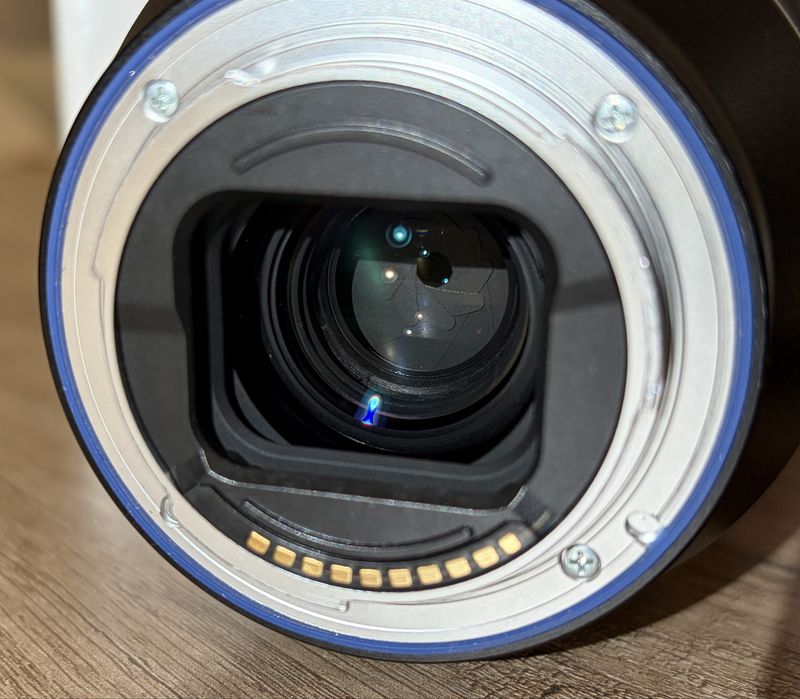 Carl Zeiss Batis 40mm f2.0 Igła