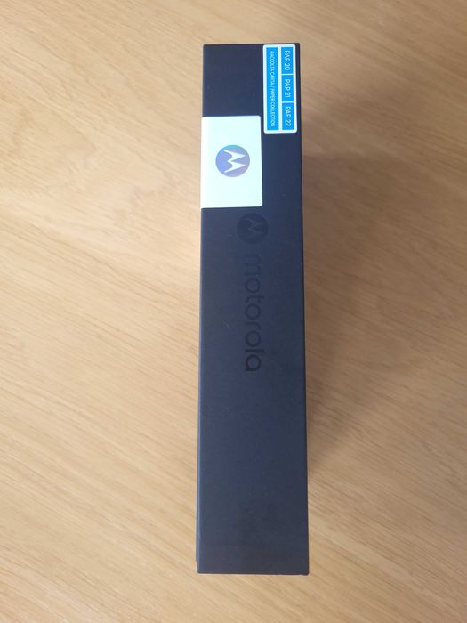 Motorola razr 60 granatowa, skladana, FABRYCZNIE NOWA