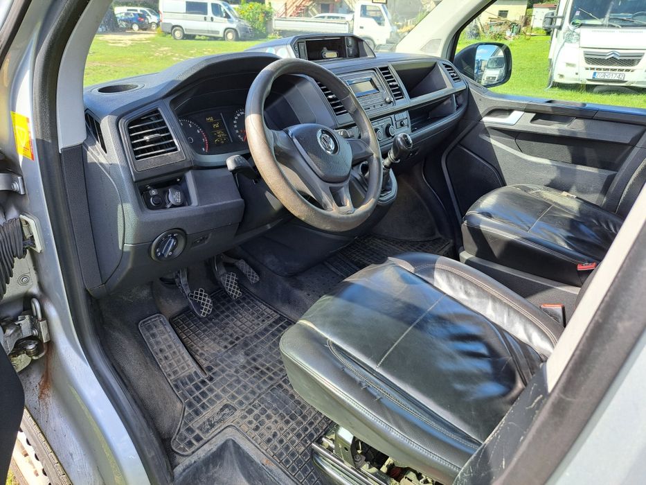Więźniarka Volkswagen T6 2018r 2.0 Benzyna Webasto Klima
