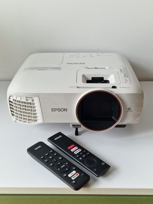 Projektor EPSON EH-TW 5825. Stan Bardzo Dobry. Torba Gratis