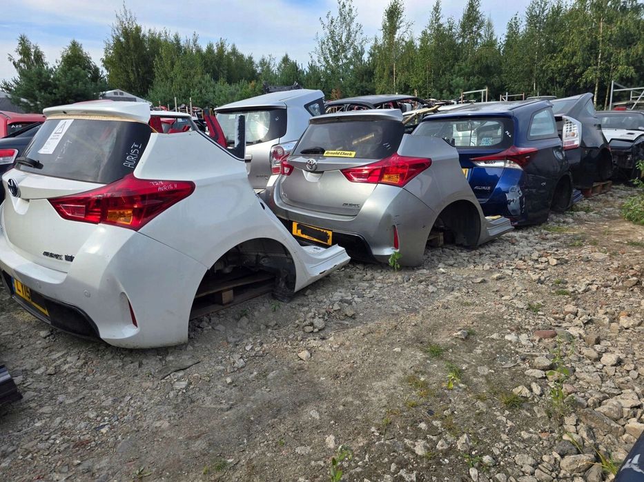 Toyota Auris II belka wzmocnienie zderzak tył strefa zgniotu HB hatchback
