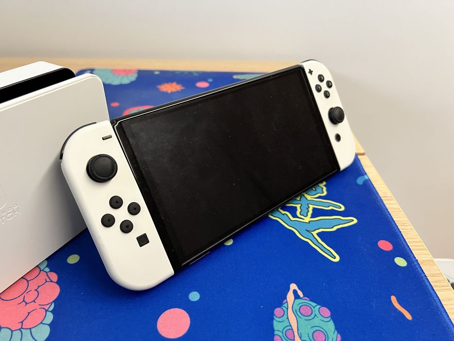 Nintendo Switch OLED + Bolsa + Cartão 1TB