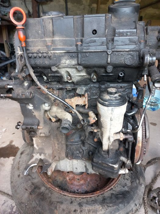 Двигатель двигун мотор фольксваген транспортер т5 1.9 BRS