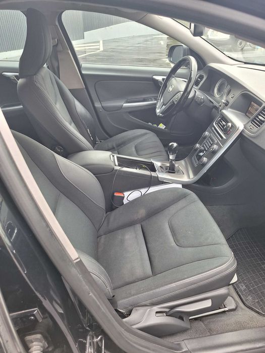 Volvo V60 D3 / Embraiagem e Bimassa Novos / Oportunidade