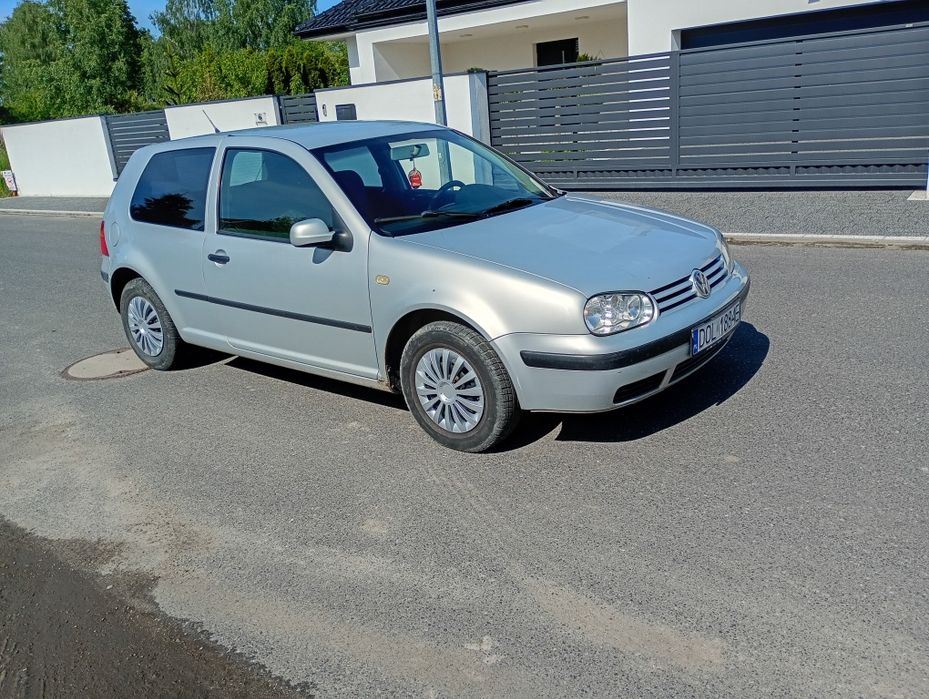 Volkswagen Golf*1,4 -16 V* sprawny