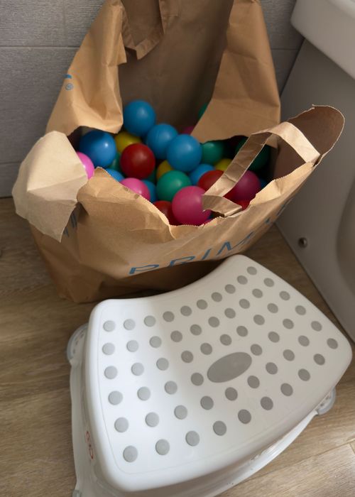 Bolas para banheira / piscina de bolas seca e suporte para banho Tudo por 7€