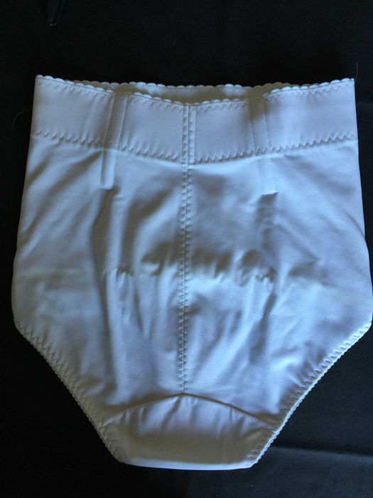 Cuecas e Cintas de Suporte para Grávida