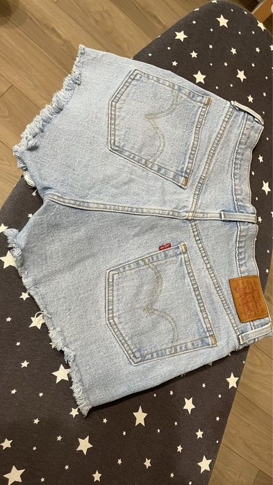 Джинсові шорти Levi's (оригінальні) М