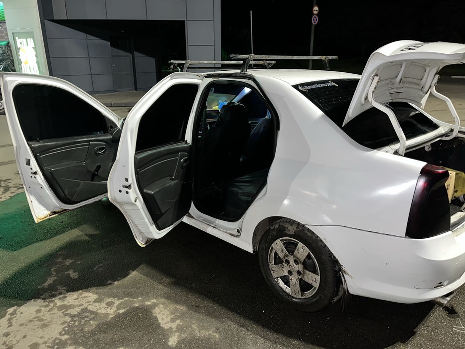 Логан 2011 год газ бензин