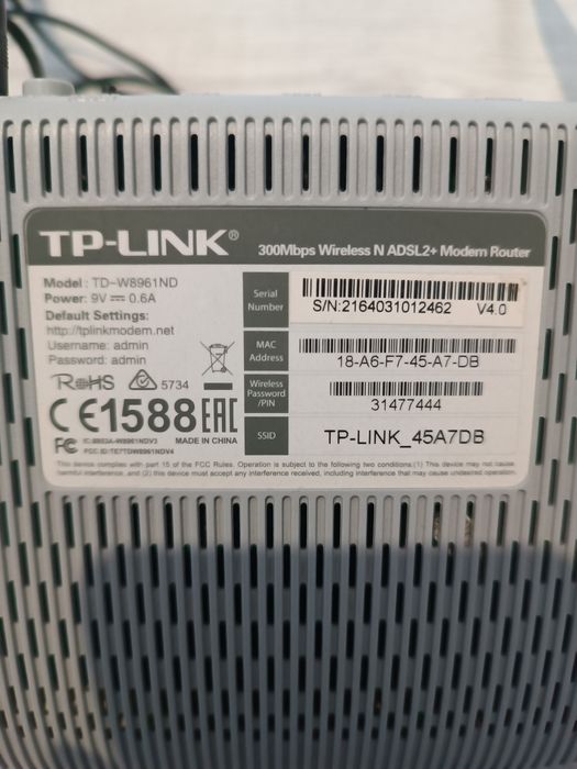 Router TP-Link z zasilaczem