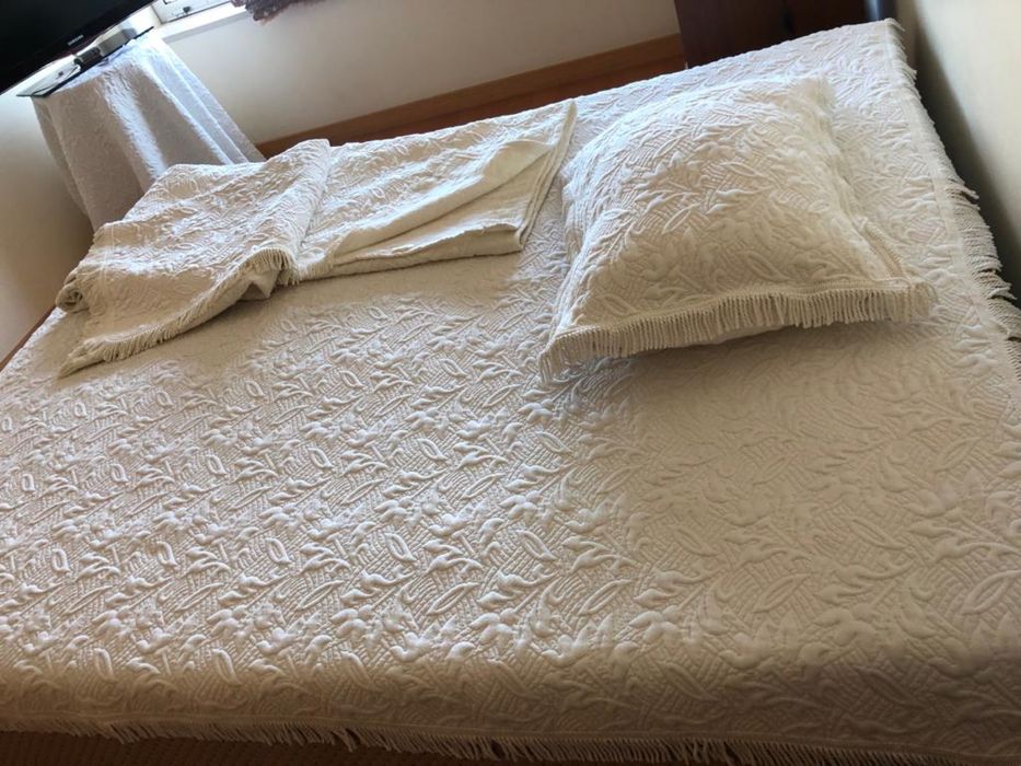 Oportunidade de conjunto textil de quarto de casal de