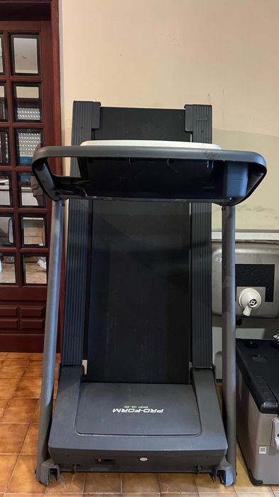 Electric treadmill478737928427284484