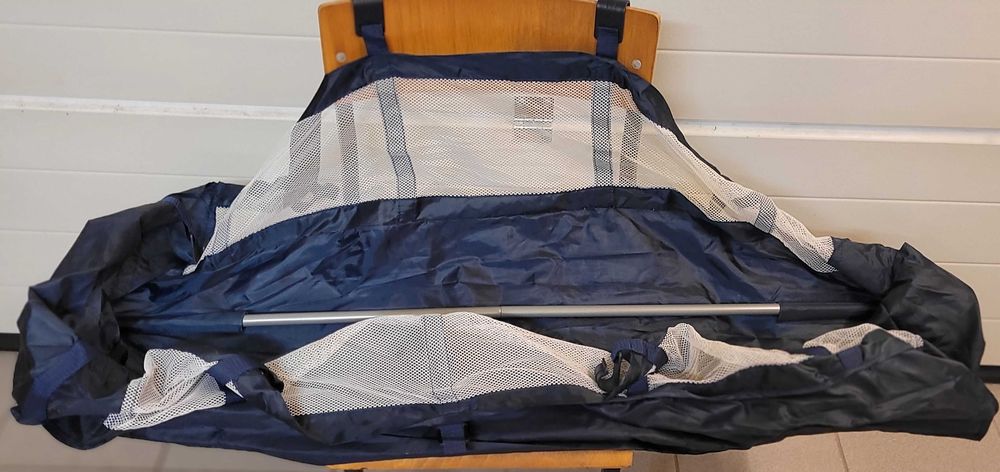 Podwieszana podłoga (poziom) do łóżeczka turystycznego