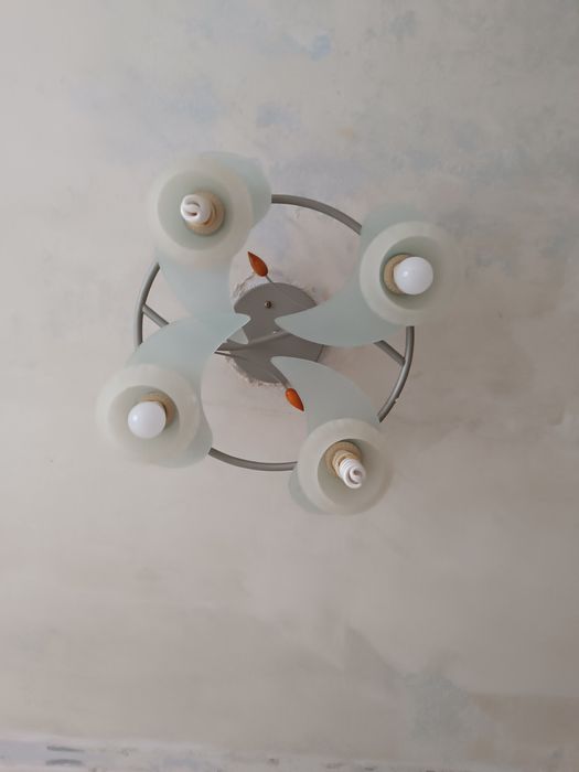 Люстра на 4 плафона